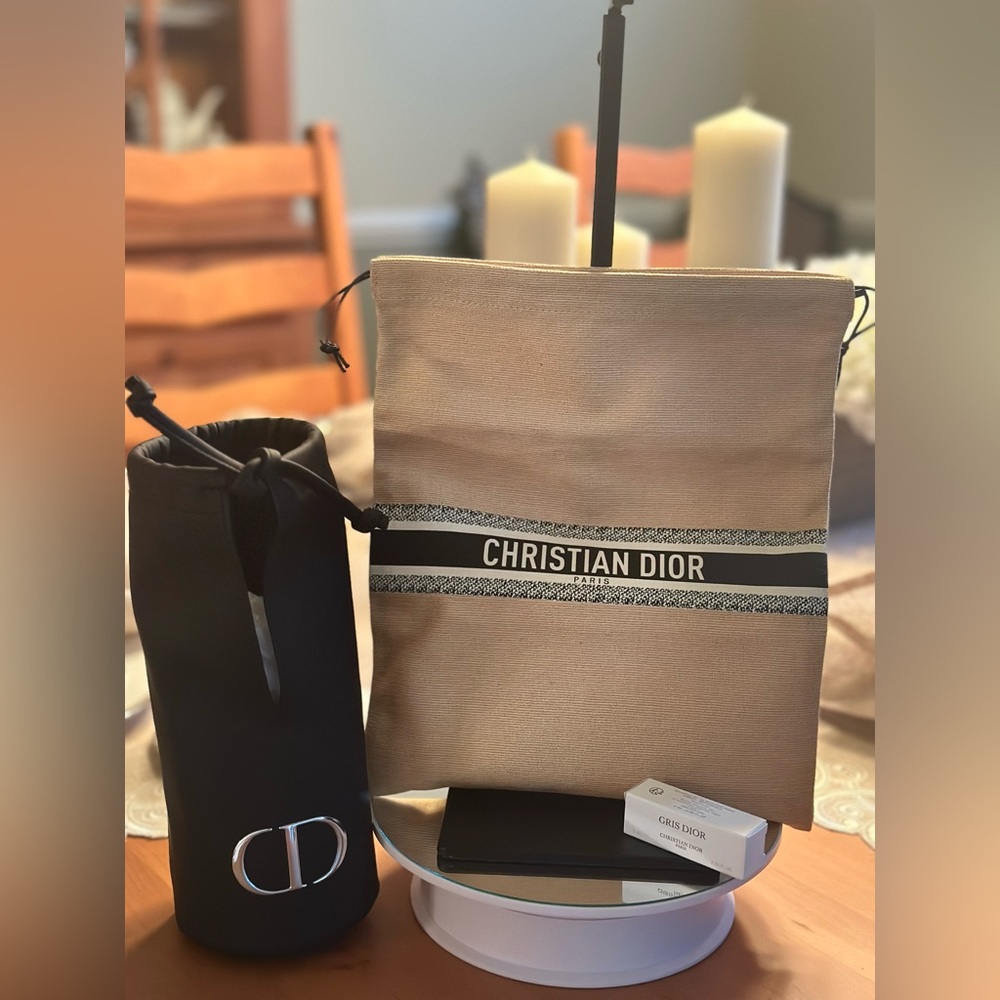 CHRISTIAN DIOR Bundle ( make up brush case/ drawstring bag/travel perfume! NWT!